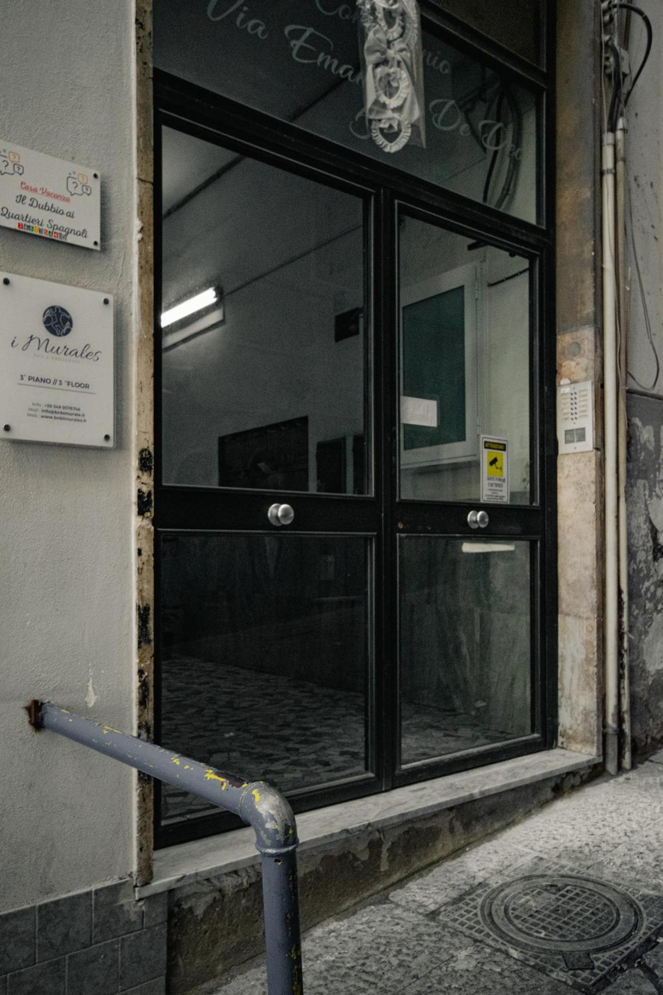 Il Dubbio Ai Quartieri Spagnoli Napels Buitenkant foto